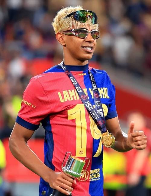 🎮HLE 1-0 DK：许哥连送&Guma虐泉收汁，HLE先下一城（🎮HLE 1-0 DK：许哥多次阵亡，Guma虐泉收割，HLE先拔头筹）