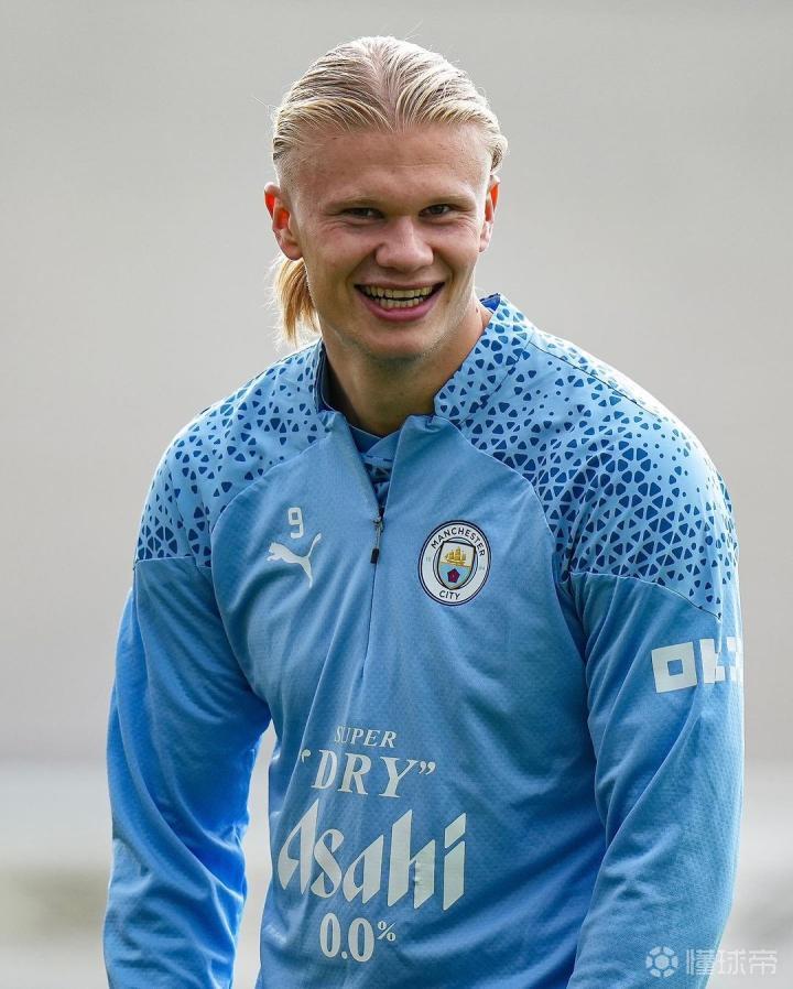 21世纪五大联赛出场时间：C罗75927分钟居首，梅西70022分钟第三（21世纪五大联赛出场时长榜：C罗以75927分钟领跑，梅西70022分钟位列第三）