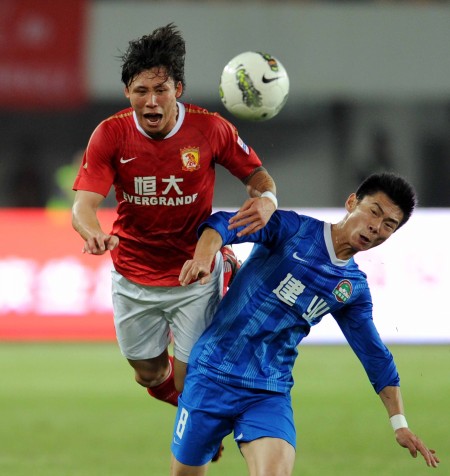 皇社81岁股东：扬赫尔还没我健壮；4000多万就买仨看医务室的（皇社81岁股东炮轰：我比扬赫尔还结实，砸四千余万只买来三名医务室常客）