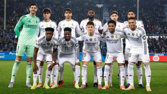 知名巴萨球迷：梅西不该偷偷的溜进诺坎普，这不是他家而是我们的（资深巴萨球迷：梅西不该私自闯入诺坎普，那是我们的主场不是他的家）