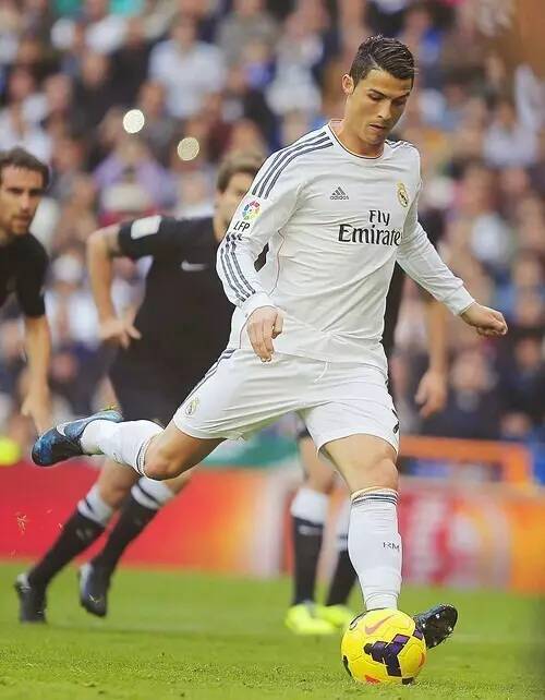 2-1，打爆日本张本智和，状态低迷连续丢分，邱党给对手上课（2-1，邱党技高一筹力克张本智和，对手状态起伏连丢分）