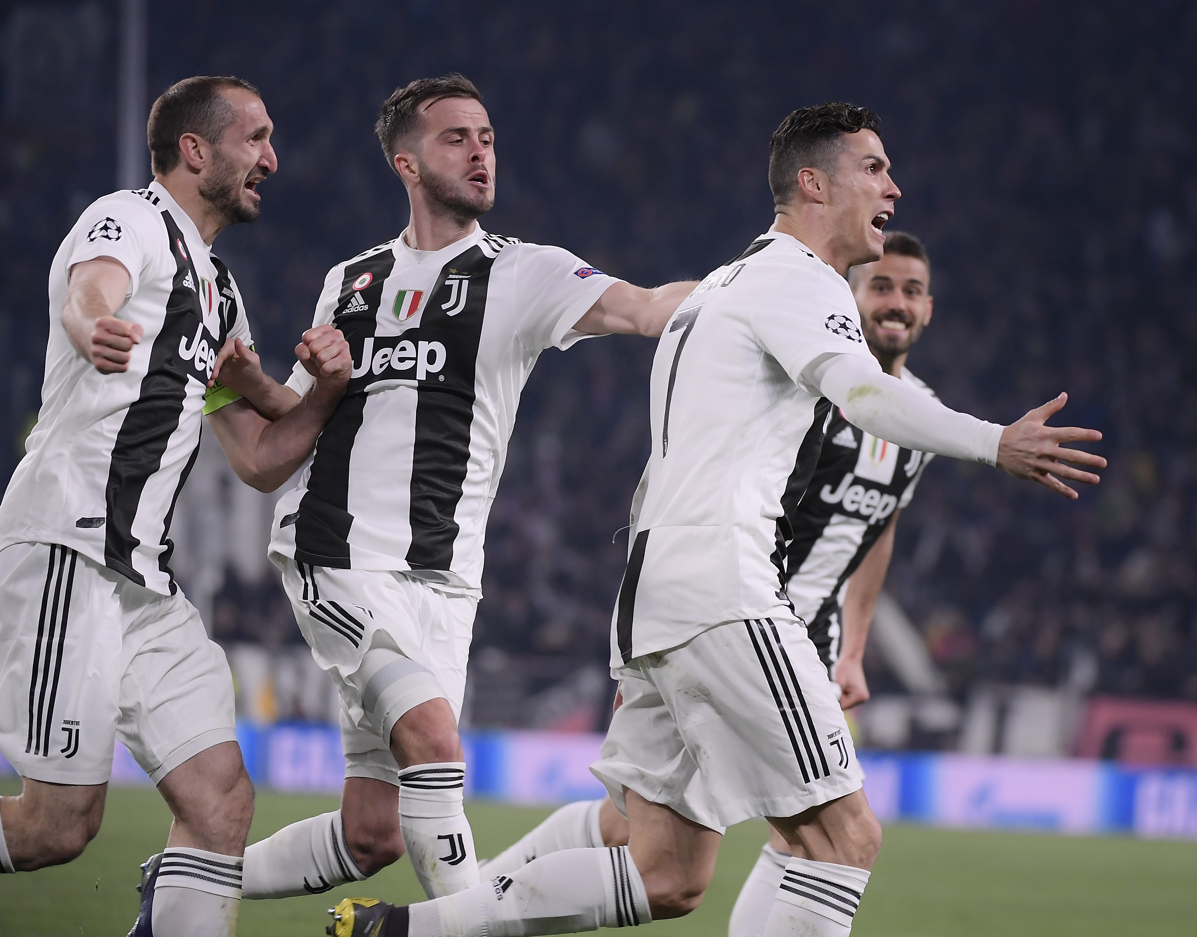 1-0，24岁热苏斯一剑封喉，率队掀翻狼队，拒绝英超2连败（1-0！24岁热苏斯绝杀，率队力克狼队，避免英超两连败）