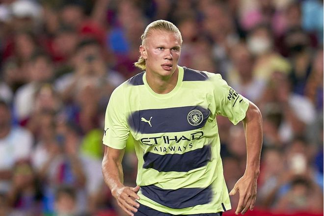 比赛第23圈，诺里斯追赶角田时四轮出白线，被赛会记录。（第23圈，诺里斯追角田时四轮越过白线，遭赛会记录）